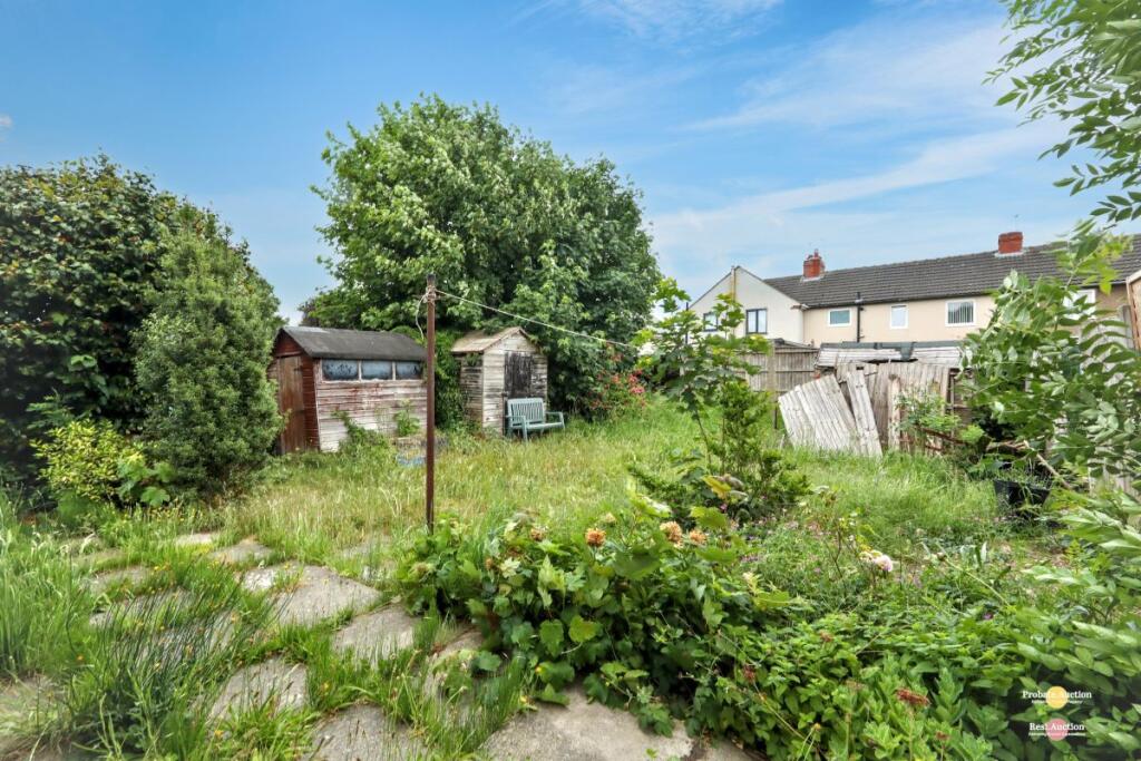 17 Grange Road, New Rossington, Doncaster, South Yorkshire, DN11 0LR photo 4