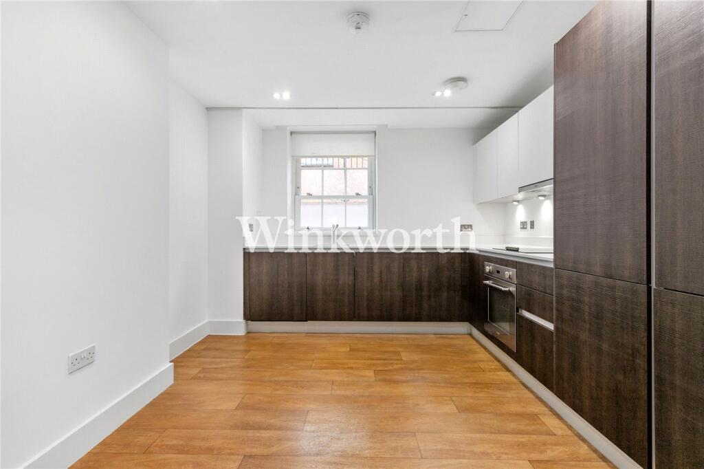 Main image of property: Green Lanes, London, N13