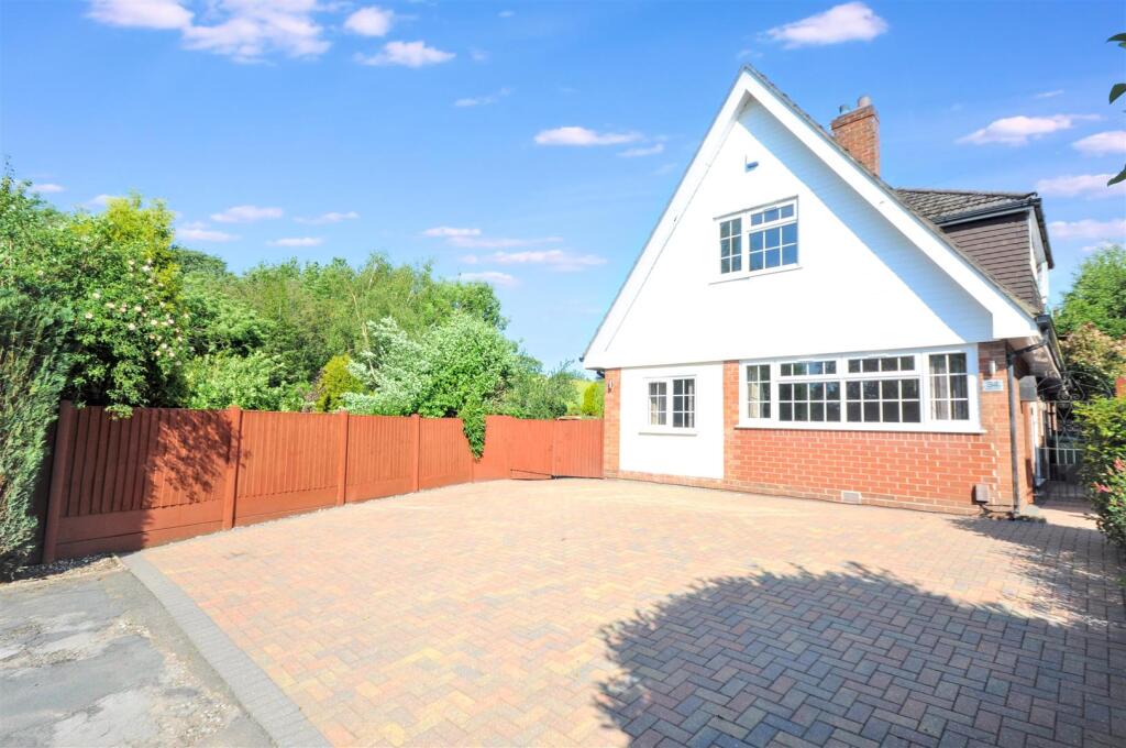Main image of property: Bracken Close, Tittensor