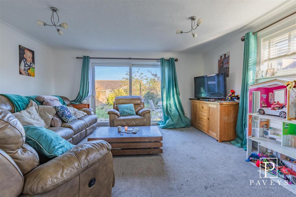 Sherborne Close, Kirby Cross, Frinton-On-Sea photo 4