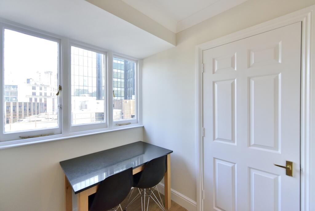 Apartment in London, City of London - View 5