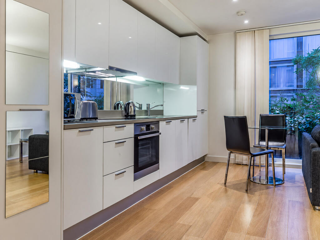 Apartment in Southall - View 3