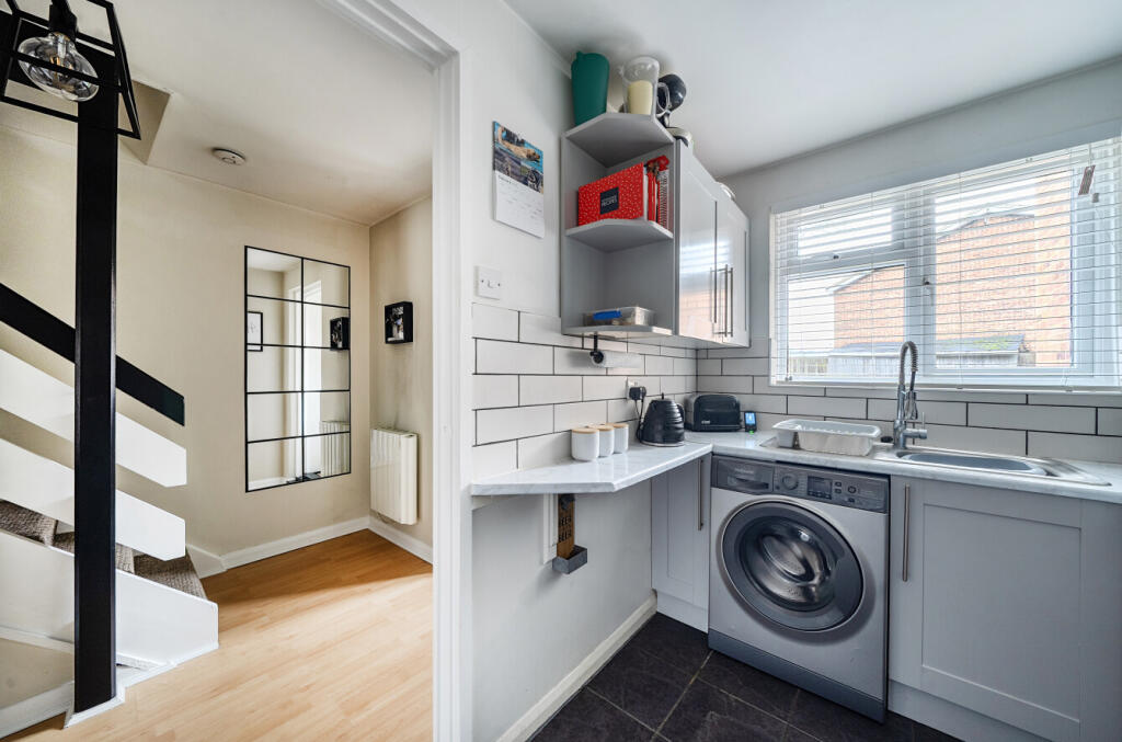 House in Bracknell - More