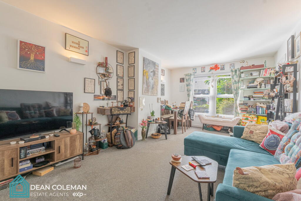 Apartment in Worcester - More
