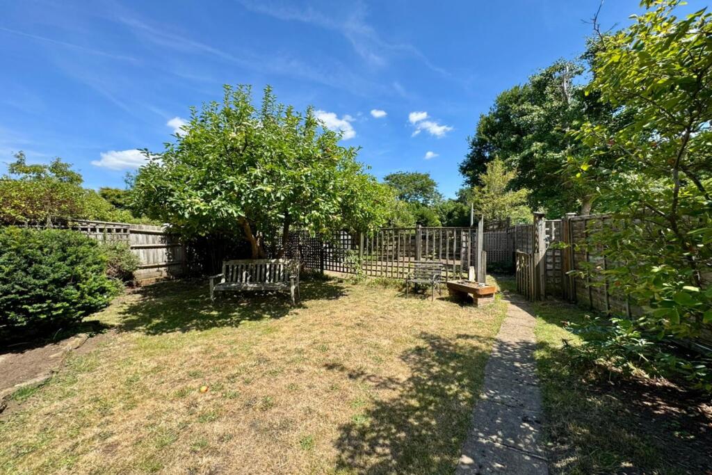 Cramhurst Lane, Witley, Godalming, Surrey, GU8 photo 3