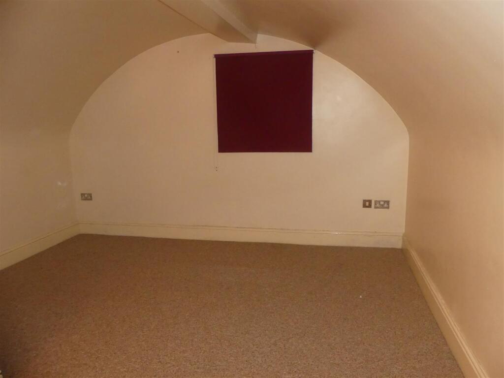 House in Southampton - View 5