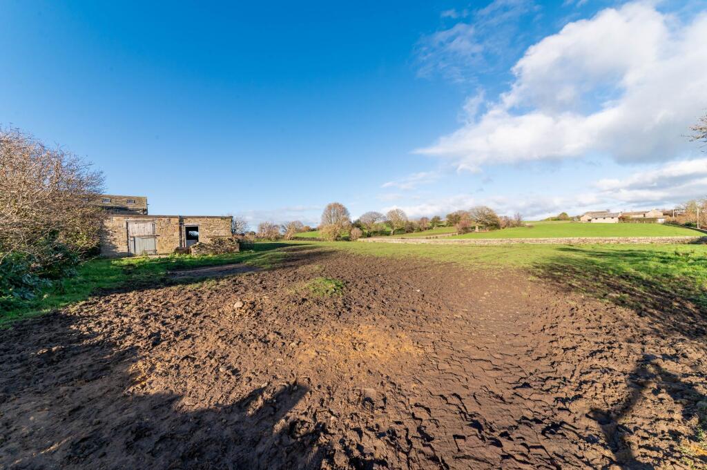 Paddock and Stables off Green Balk Lane, Lepton, HD8 - View 2