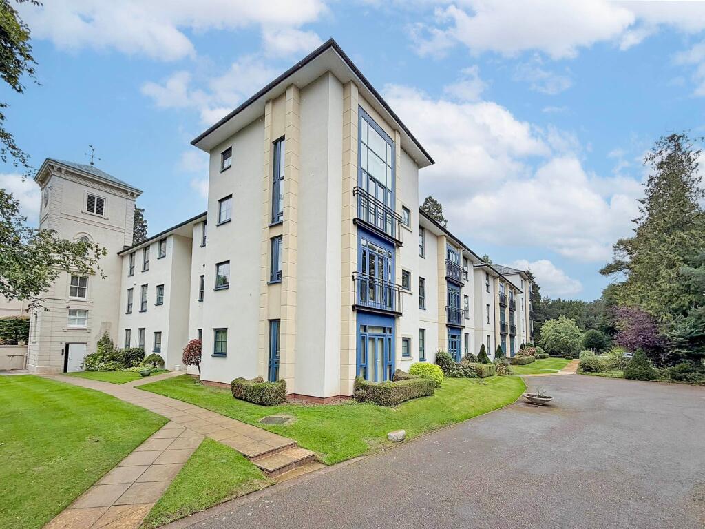 2-bed flat on New Wing, Wergs Hall, Wergs WV8, £225,000