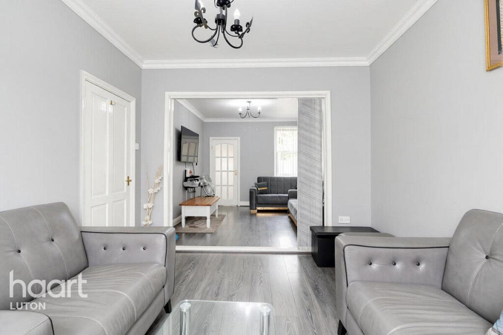 House in Luton - View 4