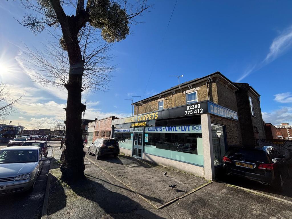 Main image of property: 2 Shirley Avenue, Southampton, Hampshire, SO15 5NG