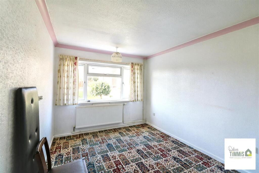 House in Stoke-on-Trent - View 4