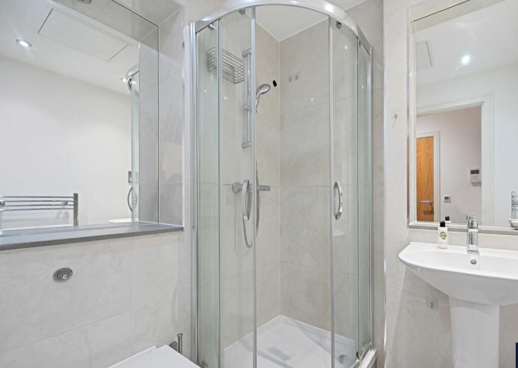 Apartment in London, Perivale - View 2