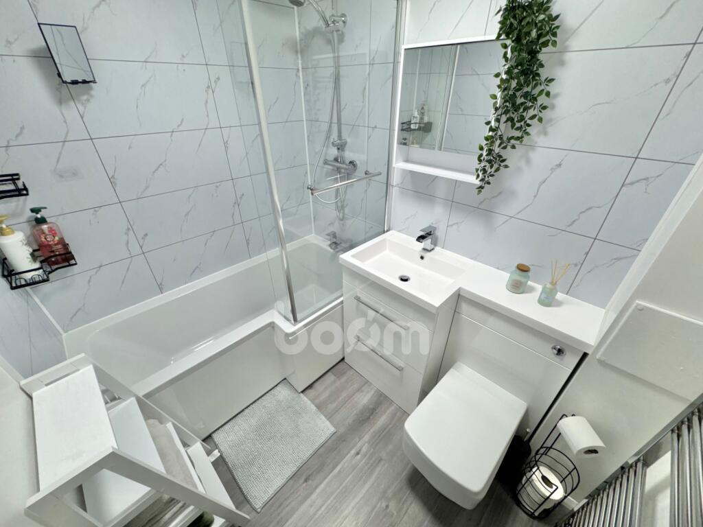 Apartment in Lochwinnoch, Renfrewshire - View 2