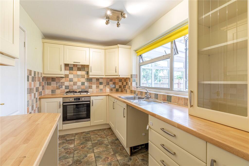 Caird Lawns, Devizes, Wiltshire, SN10 photo 4