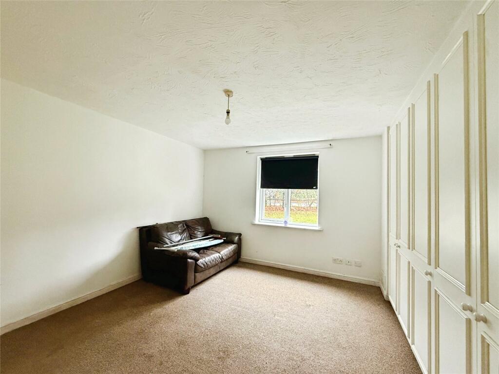 Apartment in Crowthorne, Bracknell Forest - View 5