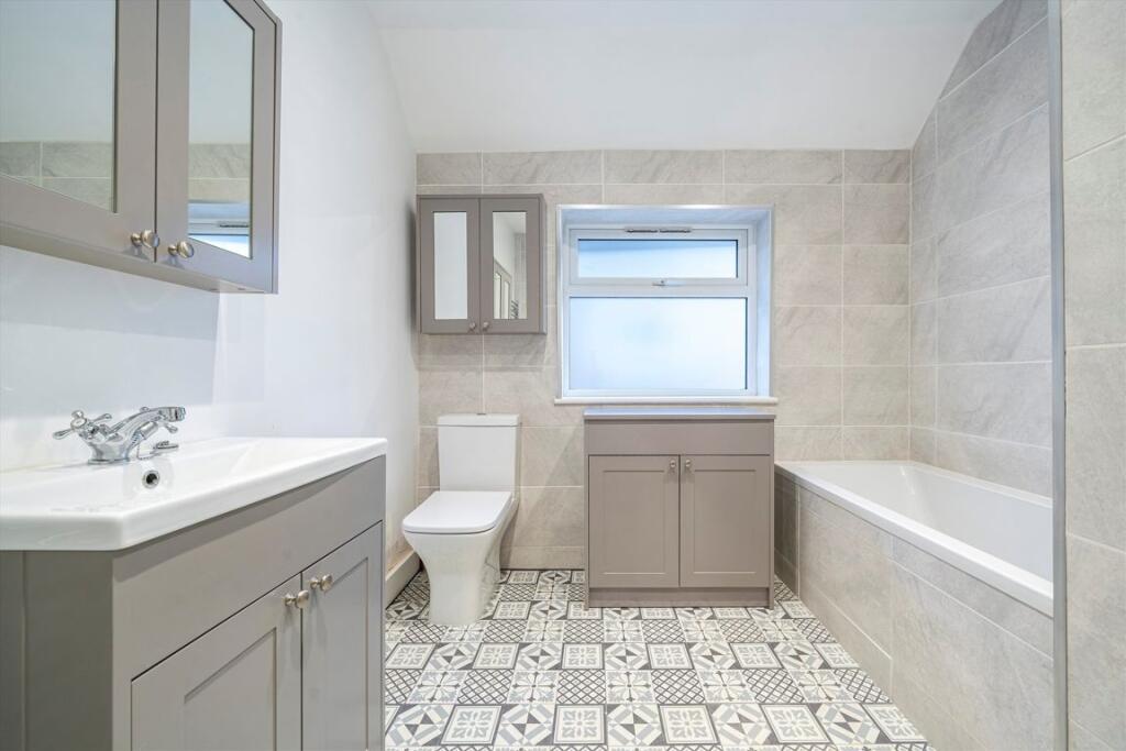 House in Runnymede, Addlestone - More