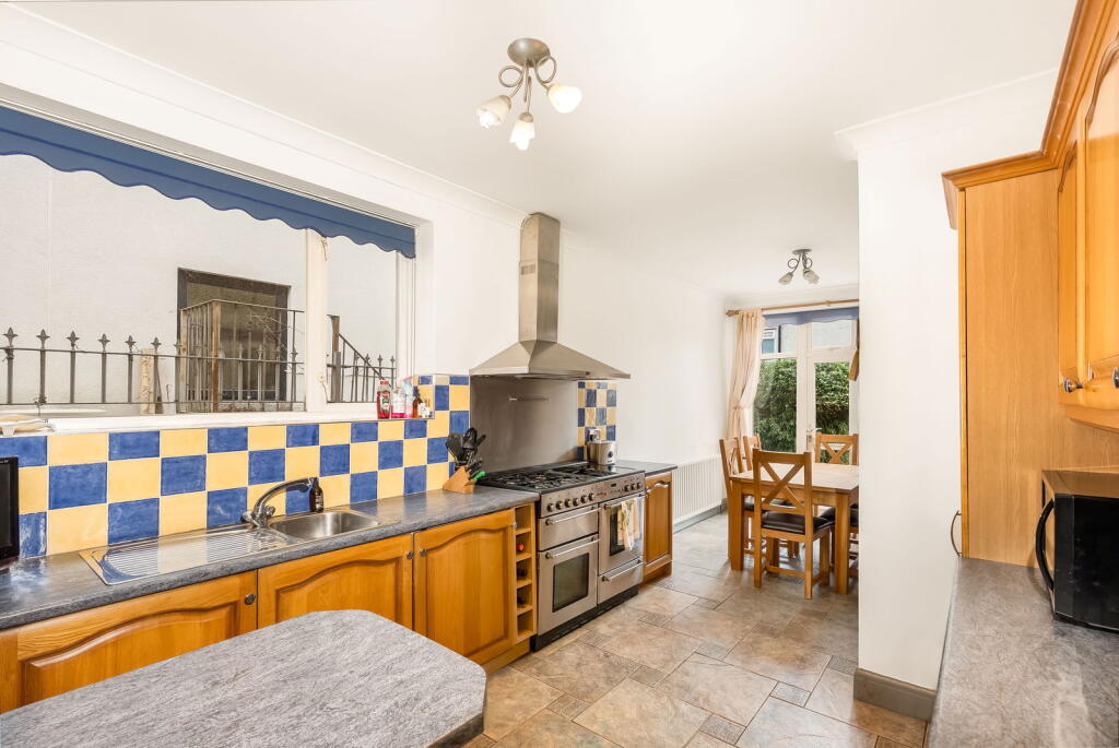 Woodford Road, South Woodford, London, E18 - View 5