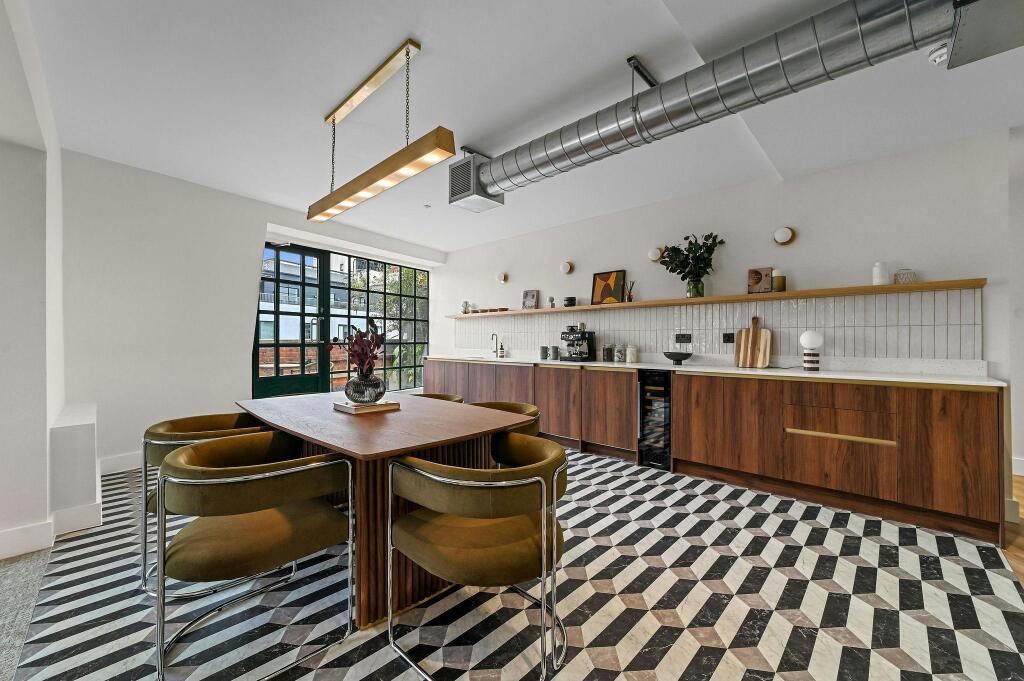 MD-BC-141-143ShoreditchHighStreet-8.JPG