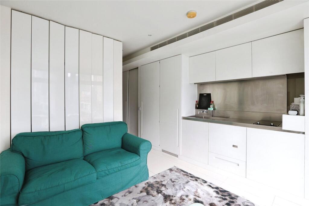 Studio flat for rent