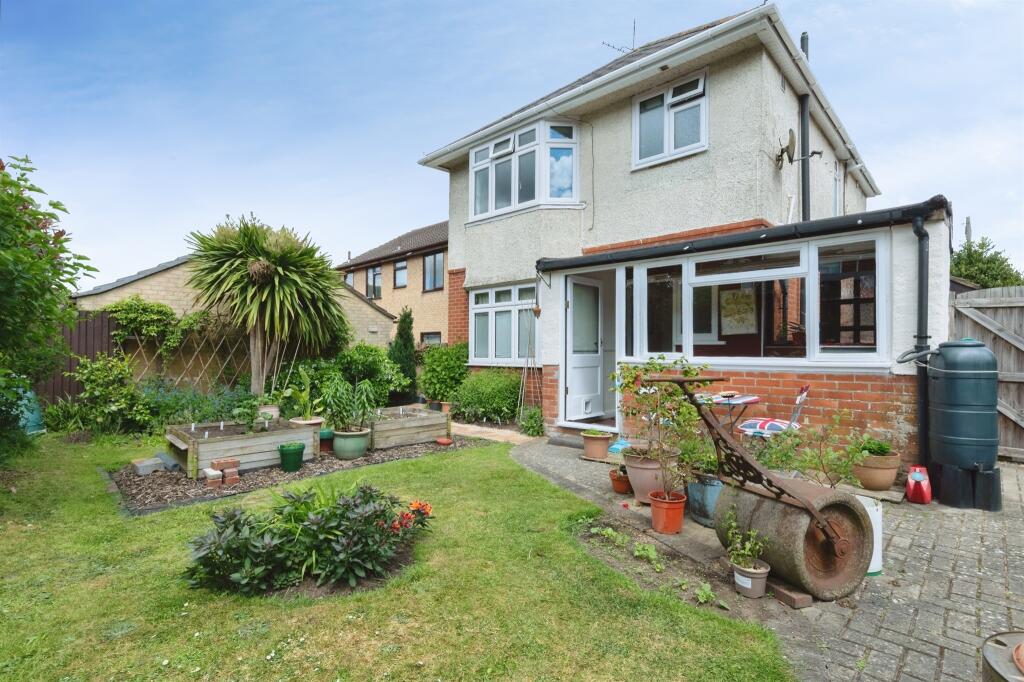 Apartment in Bear Cross, Bearwood, Poole - View 2