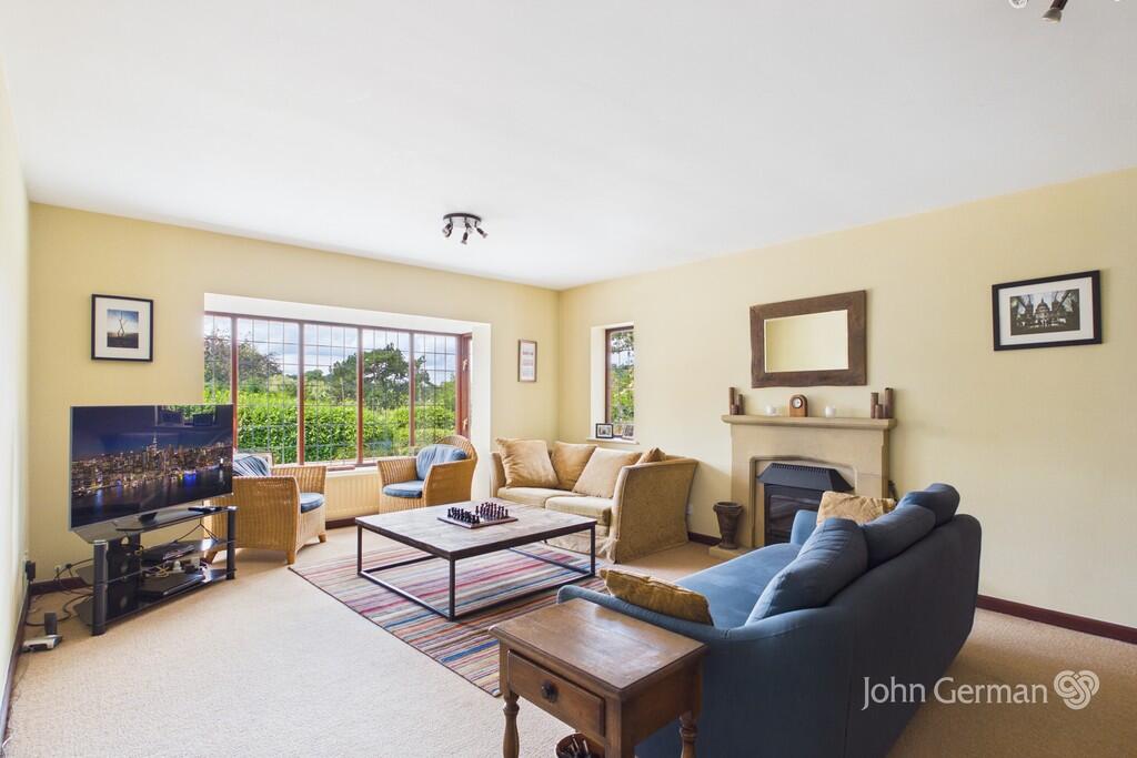 House in Stoke-on-Trent - View 4