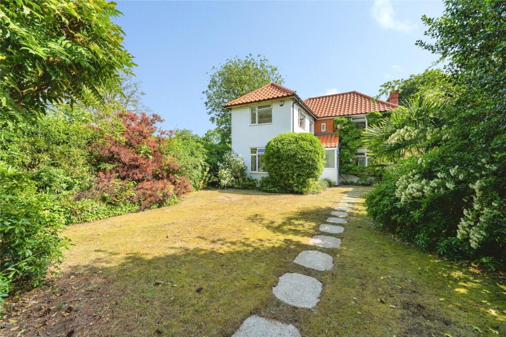 Main image of property: Girton Road, Girton, Cambridge, Cambridgeshire, CB3