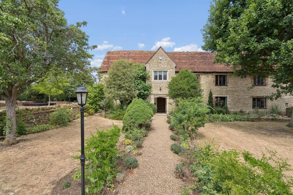 House in Milton Keynes - View 4