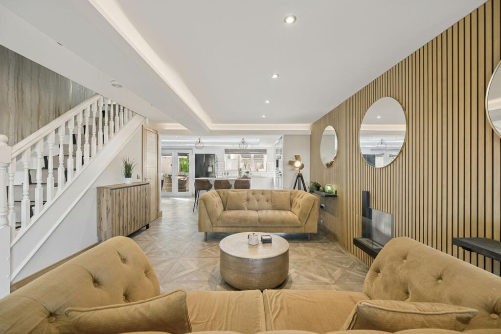 House in East Calder, Calderwood - View 3