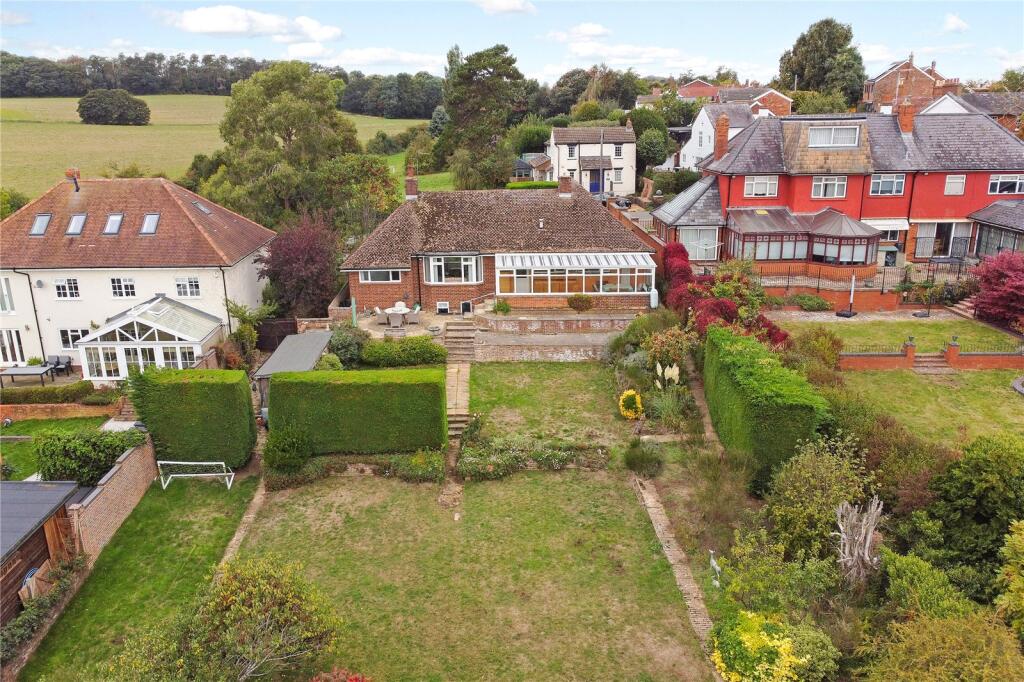Gypsy Lane, Aspley Guise, Milton Keynes, Bedfordshire, MK17 photo 2