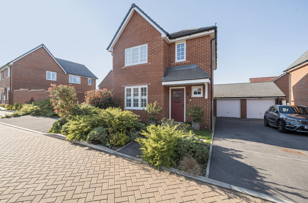 Main image of property: Sonning Place, Binfield, Bracknell, Berkshire, RG42