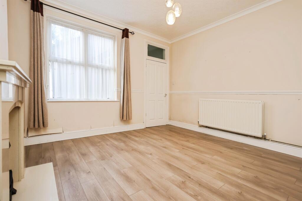 House in Sandwell, West Midlands - View 5