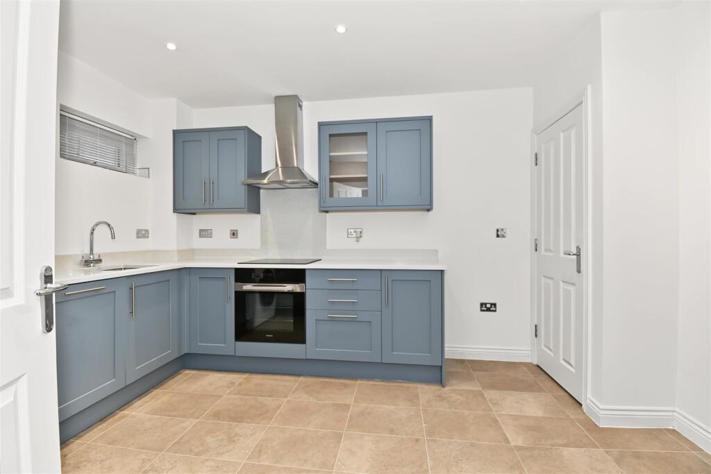 House in Warwick, Royal Leamington Spa - More