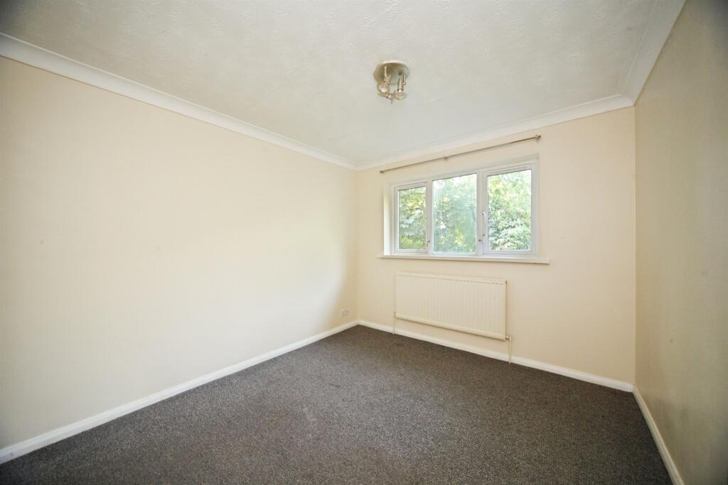 House in Luton - View 4