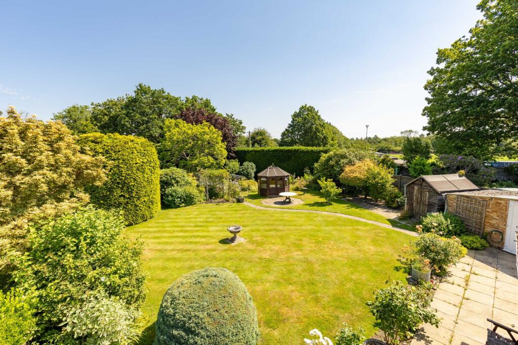 Summersvere Close, Crawley, RH10 - View 2