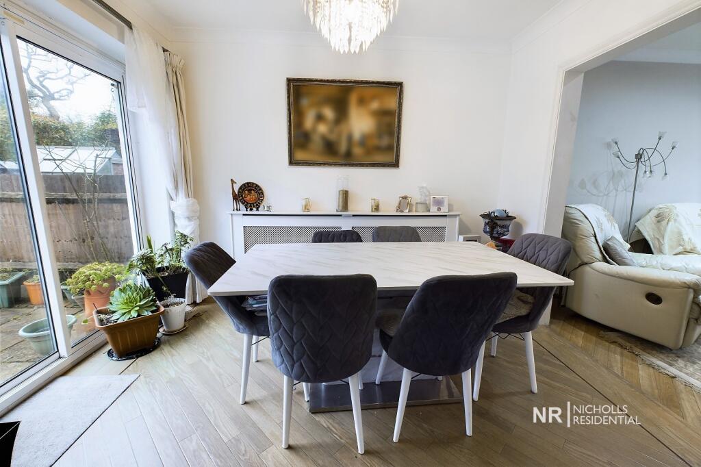 House in London, Royal Borough of Kingston upon Thames - View 2
