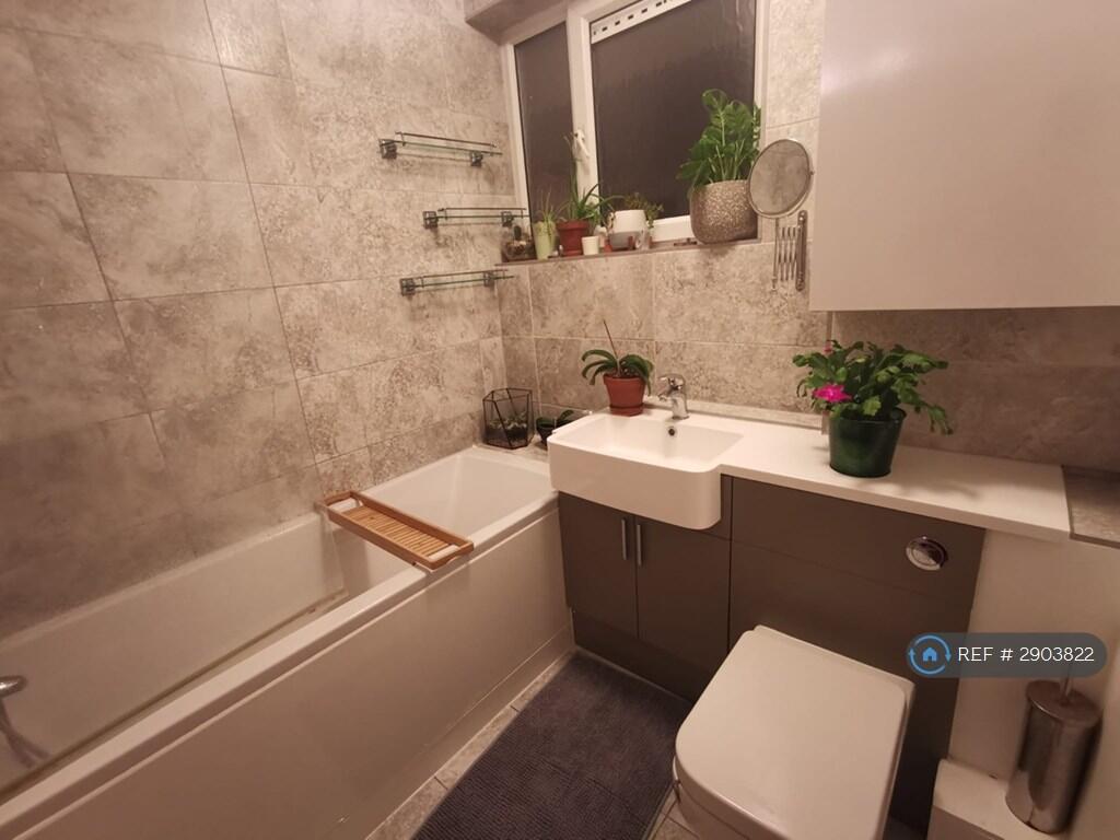3 bedroom maisonette for rent