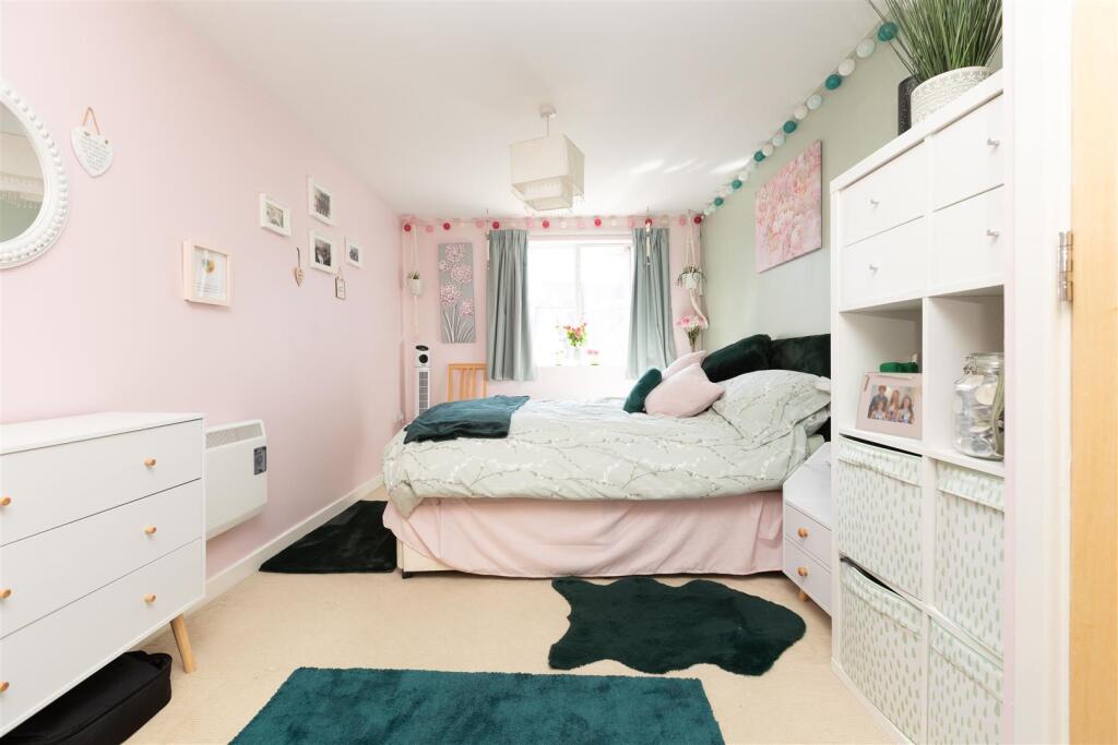 Apartment in Stevenage - View 5