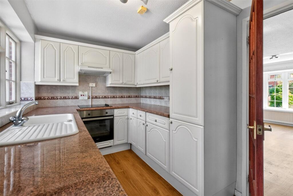 Juxon Close, Chichester, West Sussex, PO19 photo 4