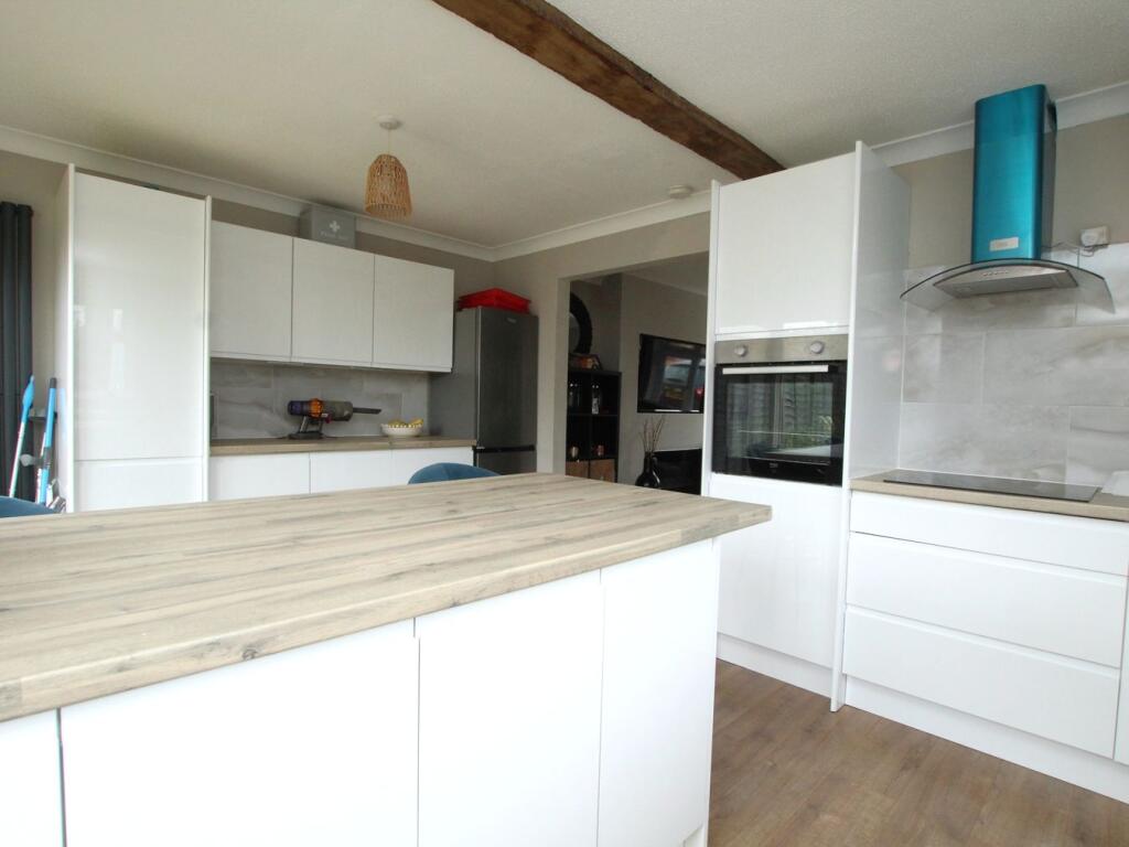 Cockerell Close, Merley , Wimborne, BH21 photo 4