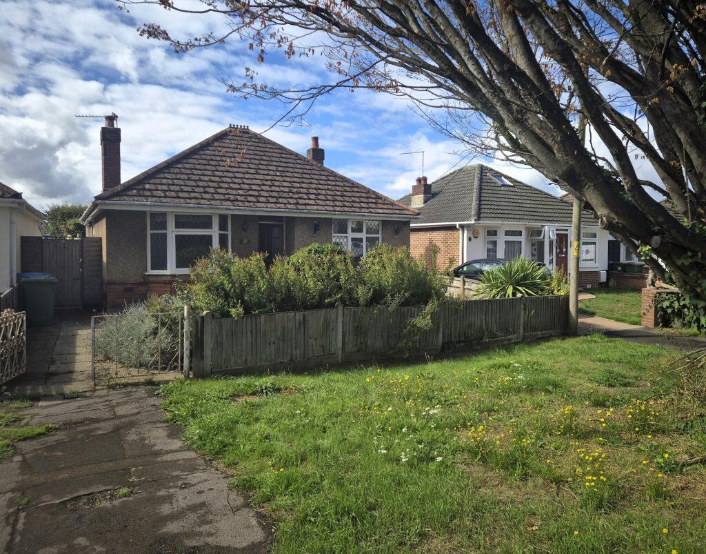Main image of property: 19 Gover Road, Redbridge, Southampton, SO16 9BQ