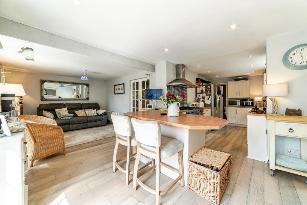 House in Bracknell, Warfield - View 4