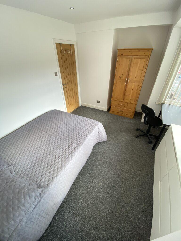 7 bedroom semi-detached house for rent