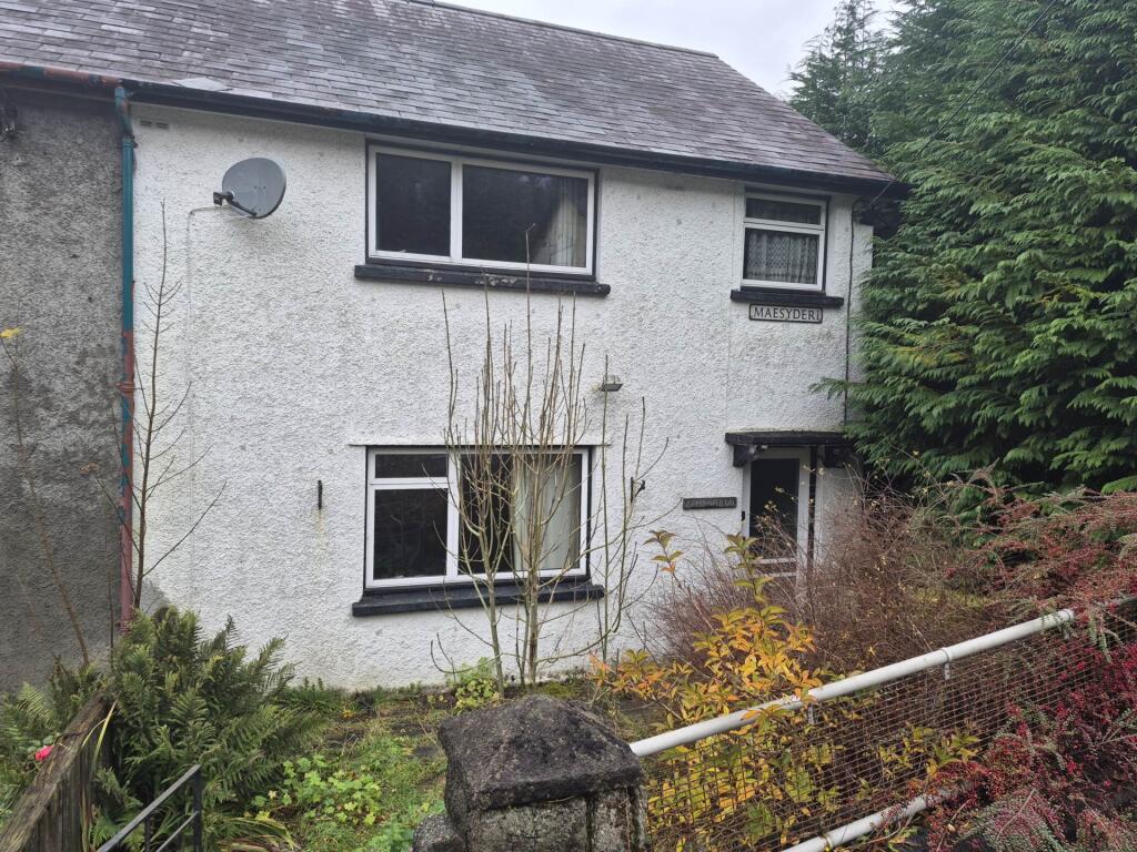 3-bed house on 1 Maesyderi, Pontrhydygroes, £125,000