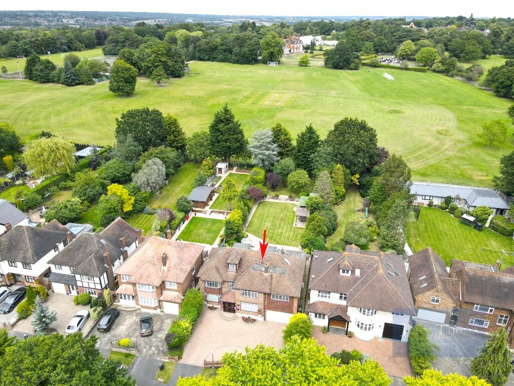 Lee Grove, Chigwell, Essex, IG7 photo 2