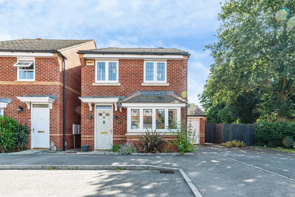 Main image of property: Kestrels Mead, Tadley, Berkshire, RG26