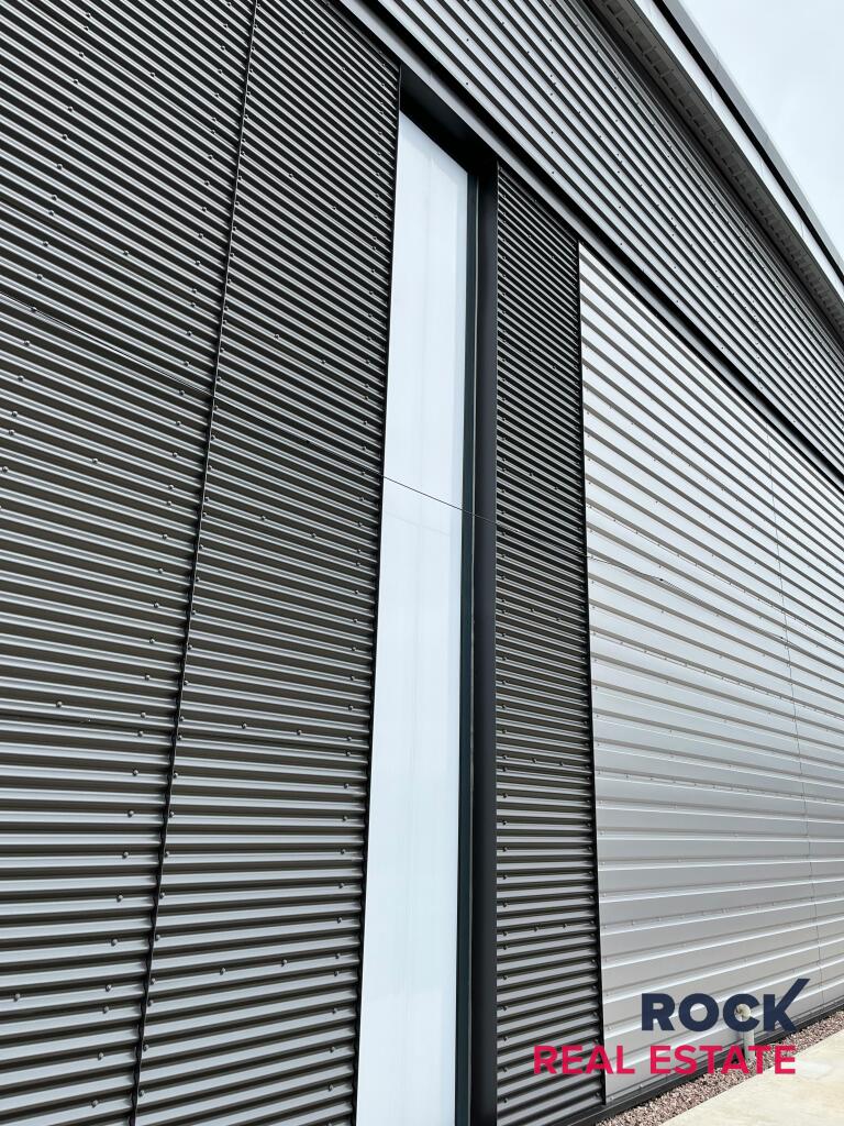 External window.jpg