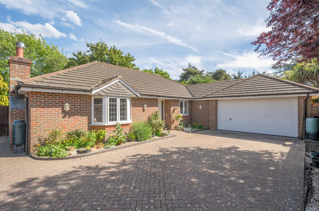 Main image of property: Locks Road, Locks Heath, Southampton, Hampshire, SO31