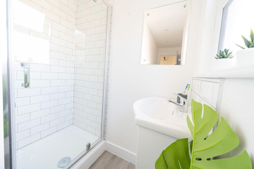 House in Portsmouth - View 5