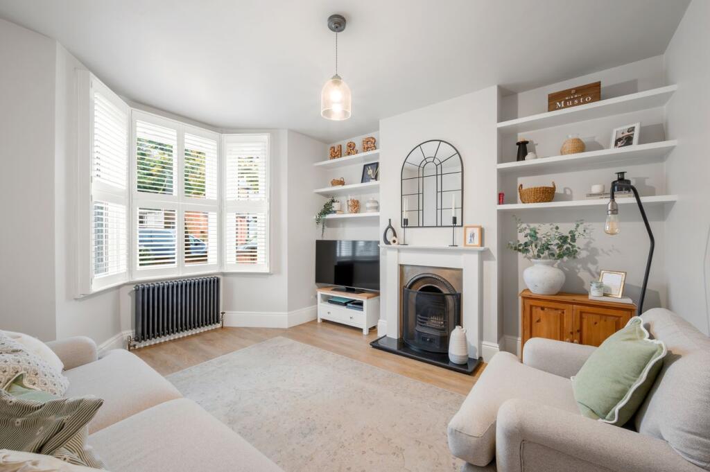 Rydens Grove, Hersham, KT12 photo 3