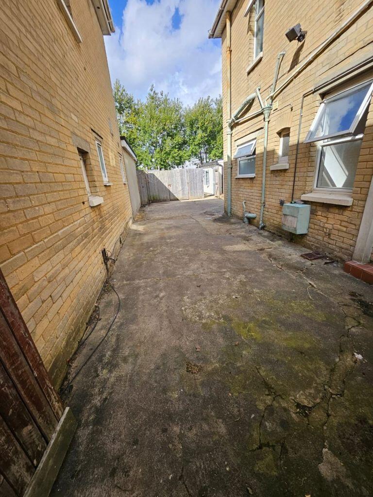 Additional image 4 of STUDENT SIX DOUBLE BEDROOM, ENSBURY PARK (p05573)